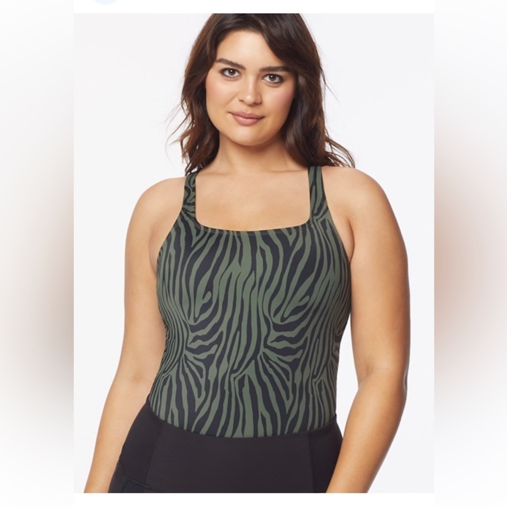 Like new! Ruby Ribbon Olive and Black Sport Tank size 36